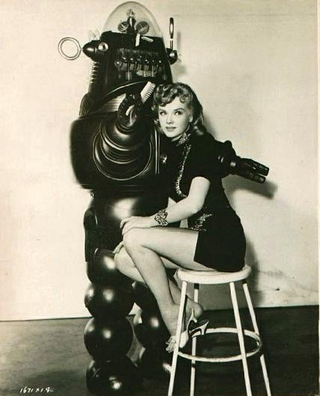Illustration for article titled 60+ One-Of-A-Kind Robots From Science Fiction
